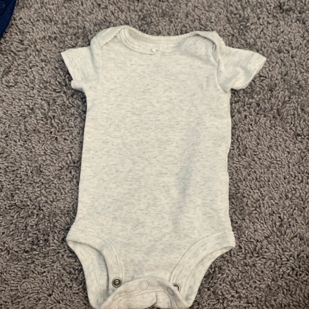 Simple Joys Newborn Gray Short Sleeve Onesie EUC